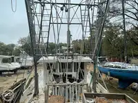 Trallers pārdod