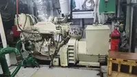 Garā līnija zvejas kuģis pārdod