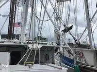 Trallers pārdod