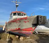 Ugunsdzēsības kuģis pārdod