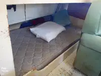 Trallers pārdod
