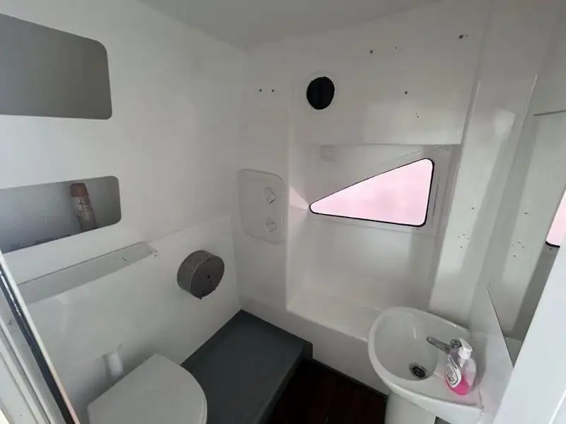 Katamarāns pārdod