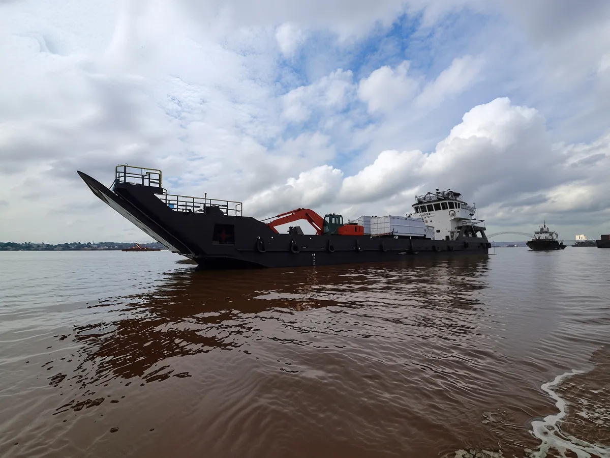 Desanta kuģis, tankkuģis pārdod