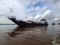 Desanta kuģis, tankkuģis pārdod