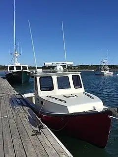Zivju pārstrādes kuģis pārdod