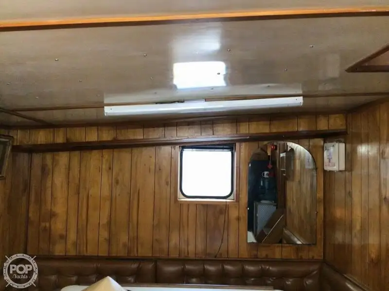 Trallers pārdod