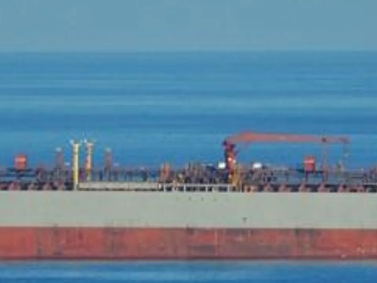 Naftas / Ķīmisko vielu tankkuģis pārdod