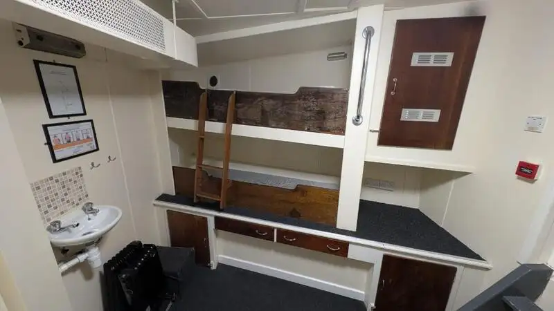Hidrogrāfiskais kuģis pārdod