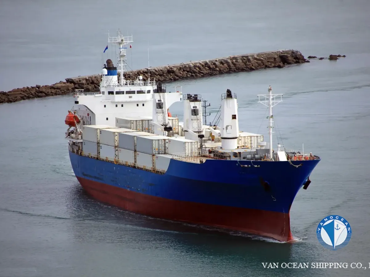 Reefer kuģis pārdod
