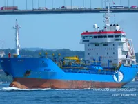 Naftas / Ķīmisko vielu tankkuģis pārdod