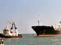 Naftas / Ķīmisko vielu tankkuģis pārdod