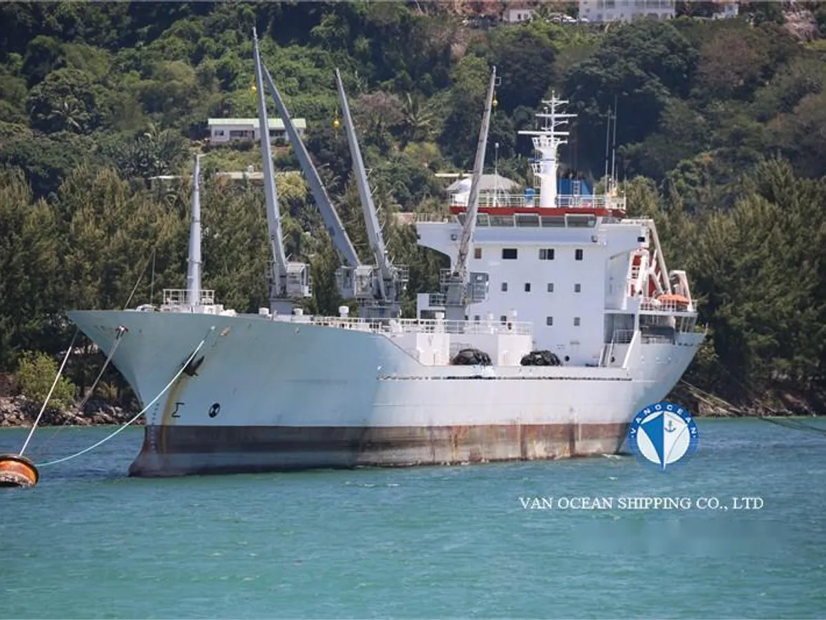 Reefer kuģis pārdod