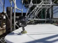 Trallers pārdod