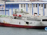 Garā līnija zvejas kuģis pārdod