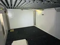 Trallers pārdod