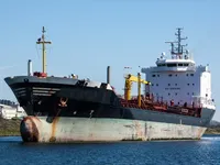 Naftas / Ķīmisko vielu tankkuģis pārdod