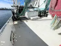 Trallers pārdod