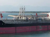 Naftas / Ķīmisko vielu tankkuģis pārdod