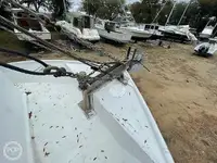 Trallers pārdod