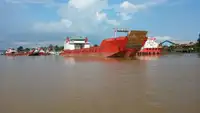 Desanta kuģis, tankkuģis pārdod
