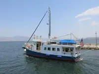 Trallers pārdod