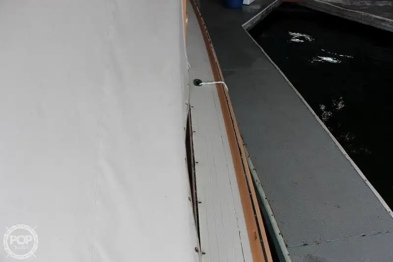 Zivju pārstrādes kuģis pārdod
