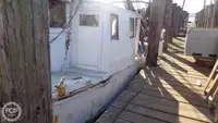 Trallers pārdod