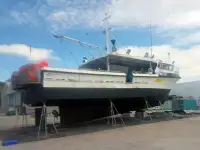 Garā līnija zvejas kuģis pārdod