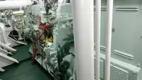 Garā līnija zvejas kuģis pārdod