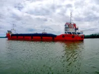 Desanta kuģis, tankkuģis pārdod