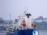 Naftas / Ķīmisko vielu tankkuģis pārdod