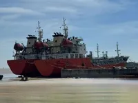 Naftas / Ķīmisko vielu tankkuģis pārdod