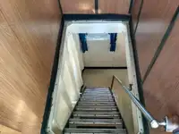 Trallers pārdod
