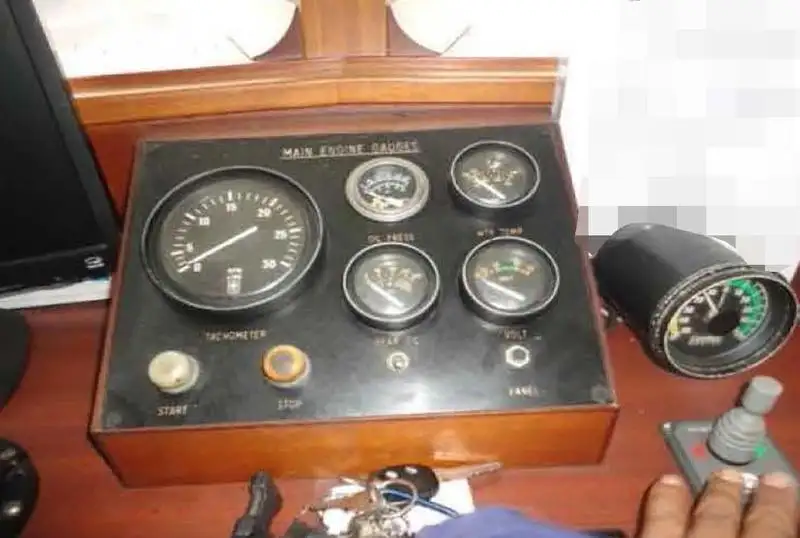 Pilotkuģis pārdod