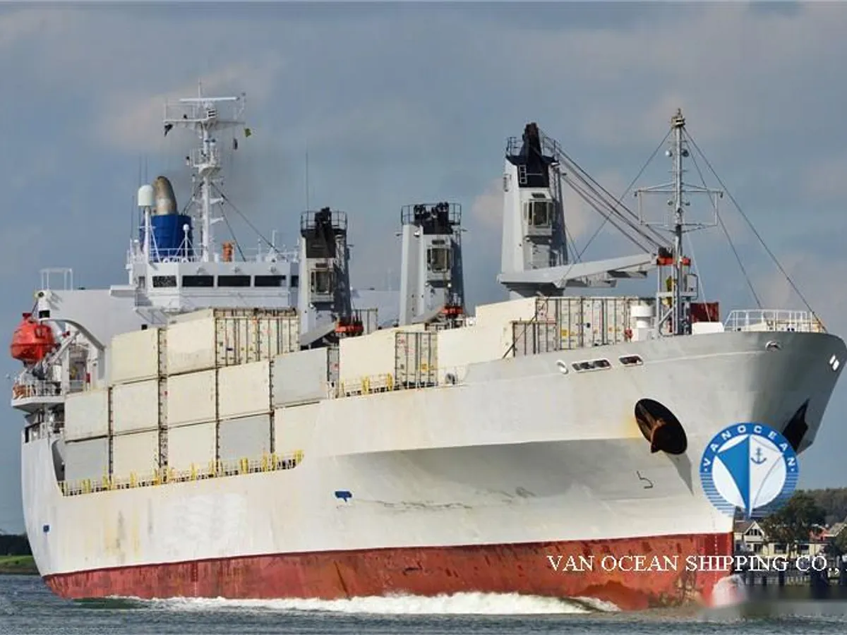 Reefer kuģis pārdod