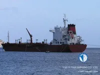 Naftas / Ķīmisko vielu tankkuģis pārdod