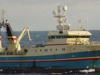 Trallers pārdod