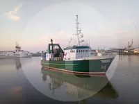 Trallers pārdod