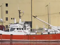 Trallers pārdod