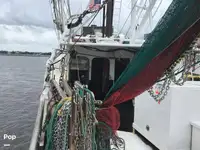 Trallers pārdod