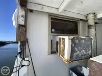 Trallers pārdod