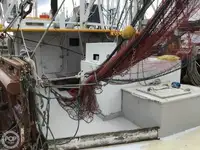 Trallers pārdod