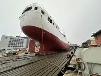 Trallers pārdod