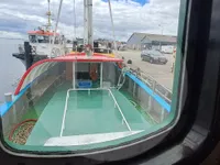 Zivju zvejas kuģis pārdod