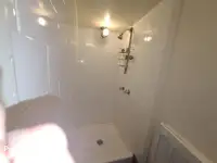 Trallers pārdod