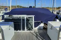 Trallers pārdod