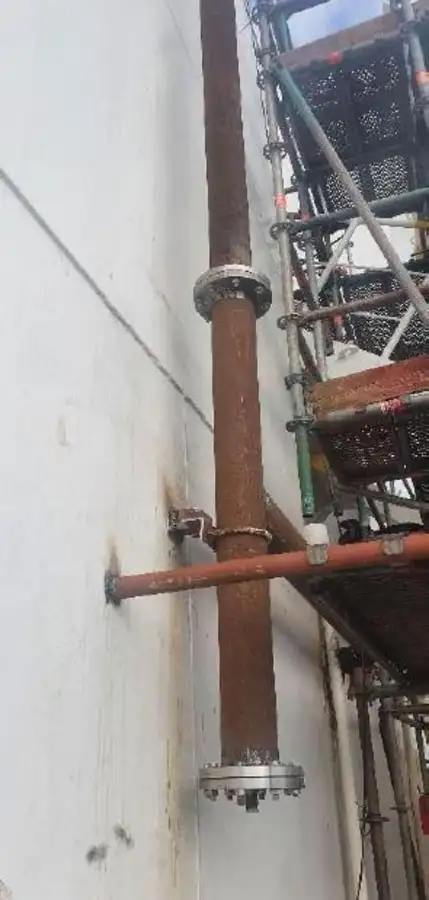 Naftas / Ķīmisko vielu tankkuģis pārdod