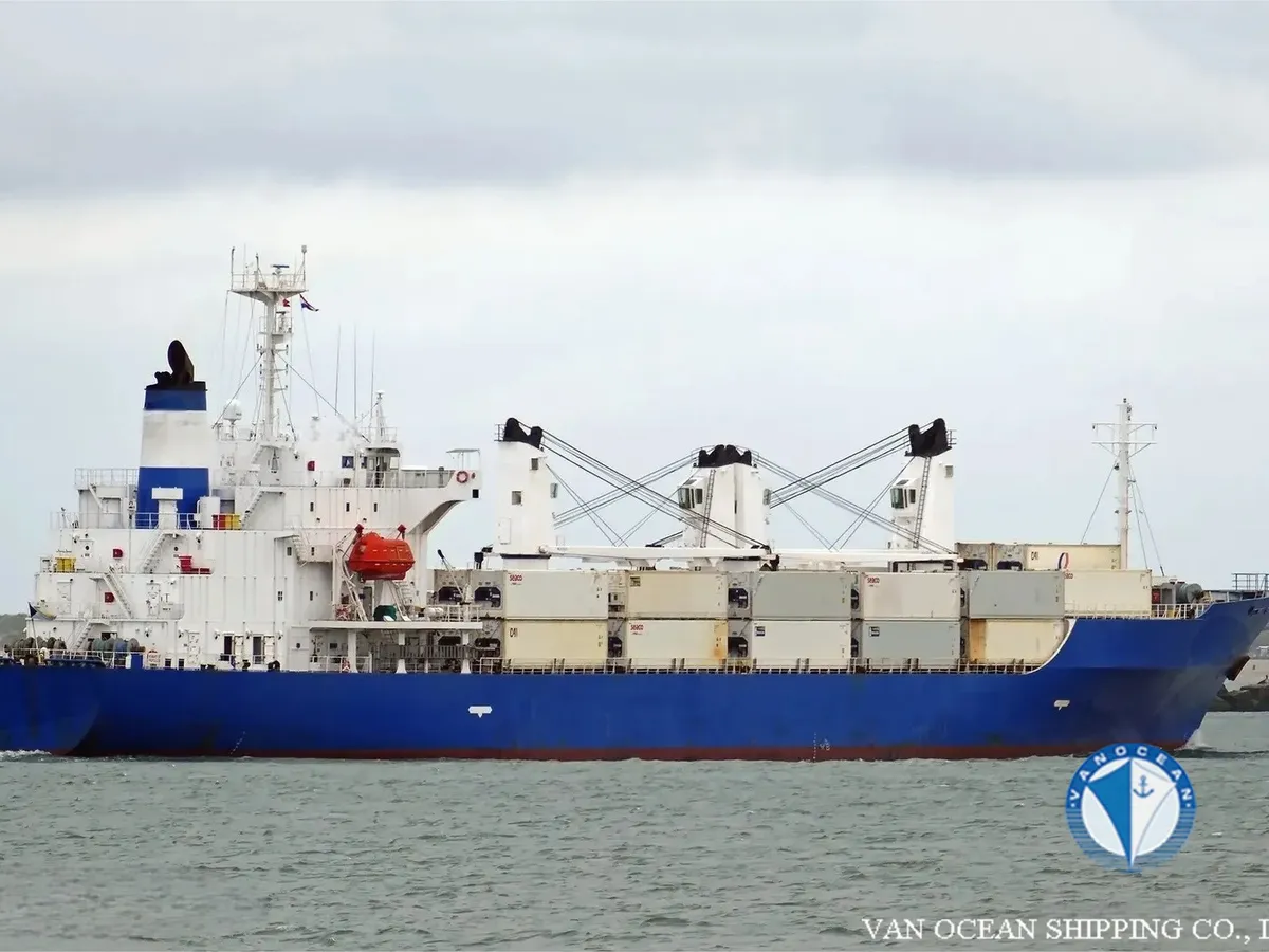 Reefer kuģis pārdod