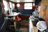 Trallers pārdod