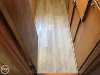 Trallers pārdod